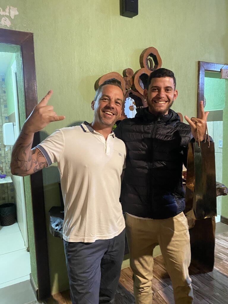 Gringo mit Guide Loro im Vale do Pati in Brasilien nach einer viertägigen Trekkingtour