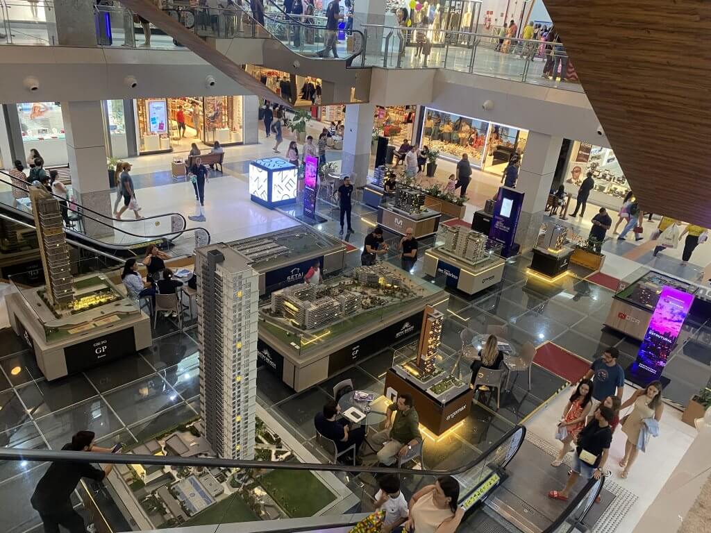 Immobilienmodelle von Wolkenkratzern in der Shopping Mall Manaira in João Pessoa